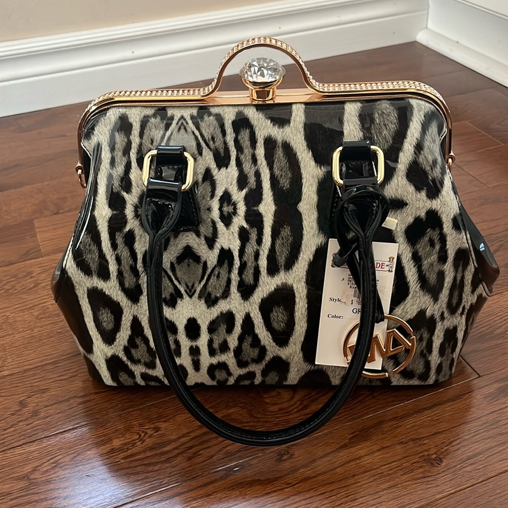 Purse by Ameri Mode